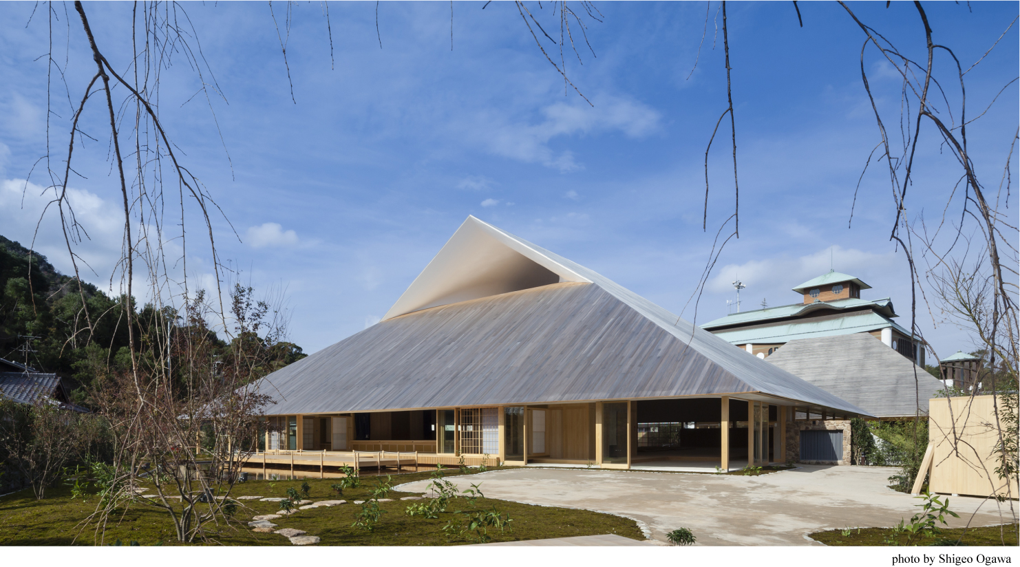나오시마 홀 : 선조의 지혜로 완성된 “바람이 지나가는” 건축