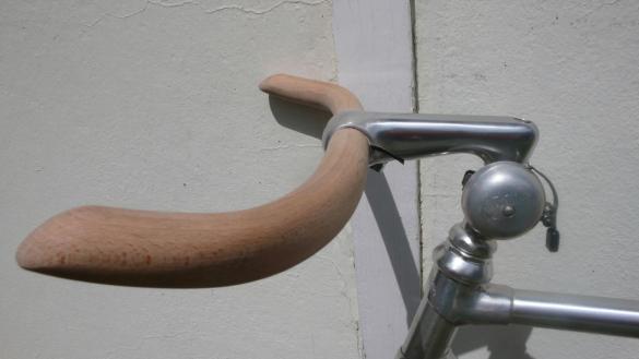 토넷(Thonet)사의 벤딩 기술력으로 탄생한 자전거우든 핸들 Ton-Da