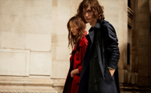 버버리, 헤리티지 트렌치에 네이비 컬러와 퍼레이드 레드 컬러 새롭게 선보여