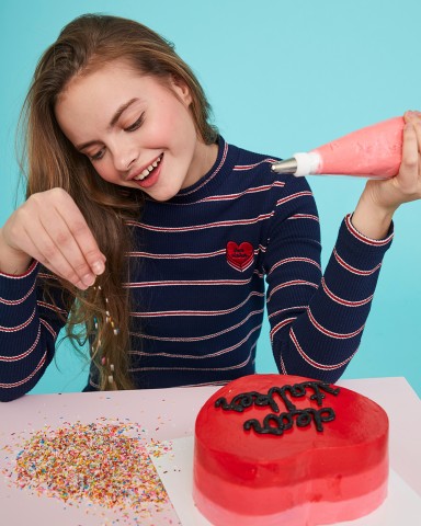 신진 디자이너 편집숍 에이랜드, 연말 최대 90% 세일 진행